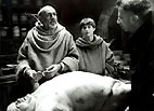 Bruder William, Adson und Severin bei der Obduktion Berengars